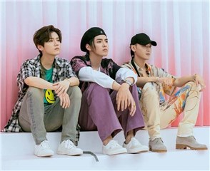 整个 回忆杀啊！吴亦凡、鹿晗、黄子韬隔6年合体粉看哭