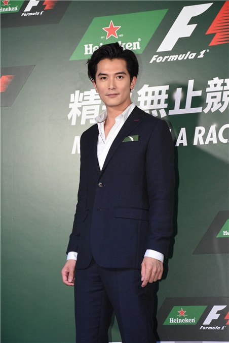 邱泽出席酒品代言记者会