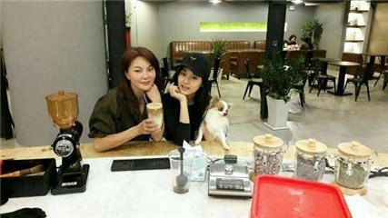 TWICE子瑜悄回台 光顾妈妈咖啡听没人发现