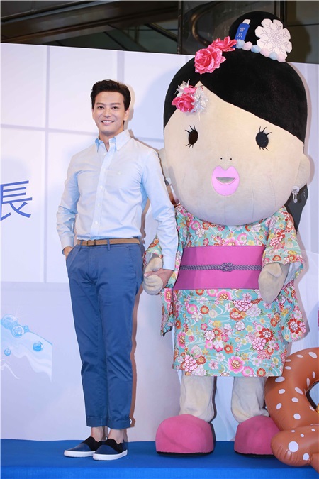 陈晓出席护肤品活动