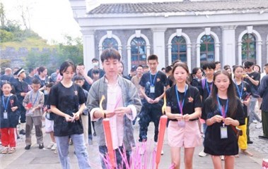 众多优秀演员代表纷纷送上美好祝愿