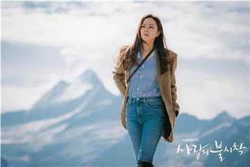 孙艺珍《爱的迫降》大秀CELINE造型 轻松抓住玄彬的心