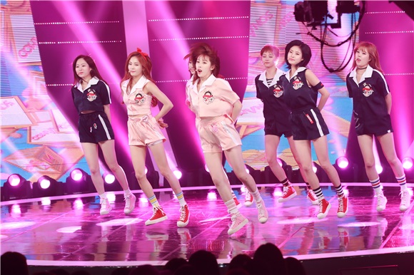 SBS音乐节目《THE SHOW》 SPICA、9MUSES A、I.O.I等带来精彩舞台