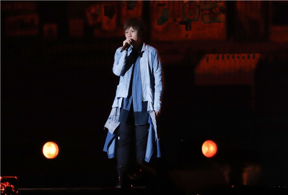 五月天举办演唱会 要粉丝「全垒打」