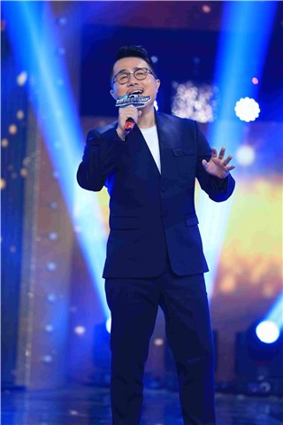 模唱者有备而来 一曲《天蓝蓝海蓝蓝》向韩磊“交作业