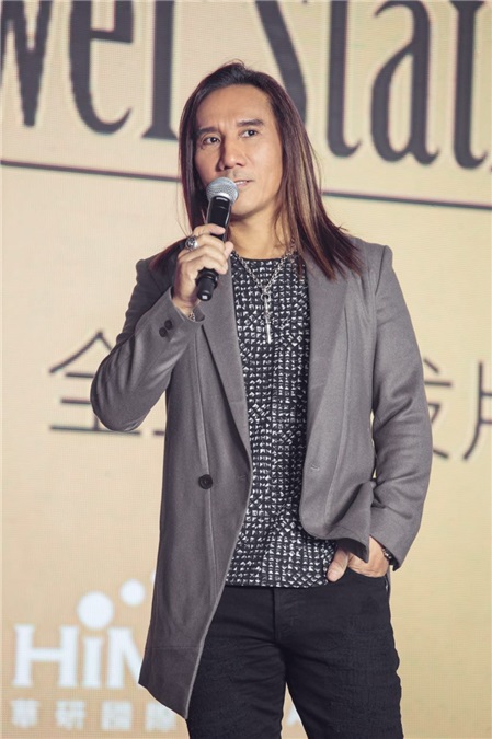 动力火车办出道二十年秀出第一张专辑宣传照像美女