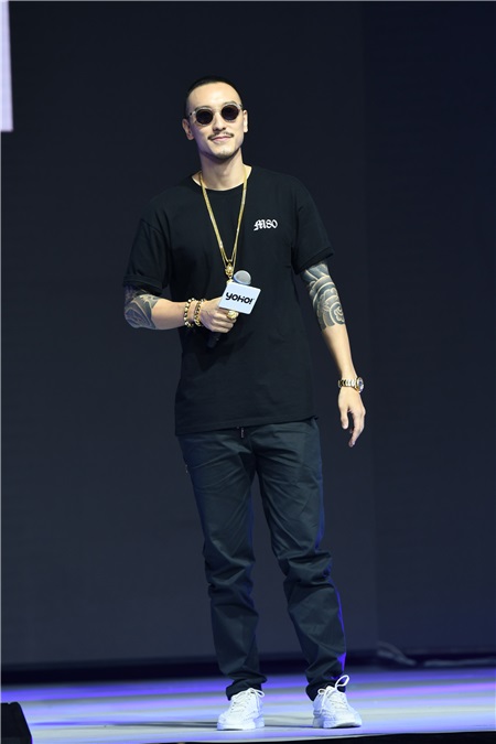 林俊杰想坐时光机穿越 娱乐圈赛车手又添新人