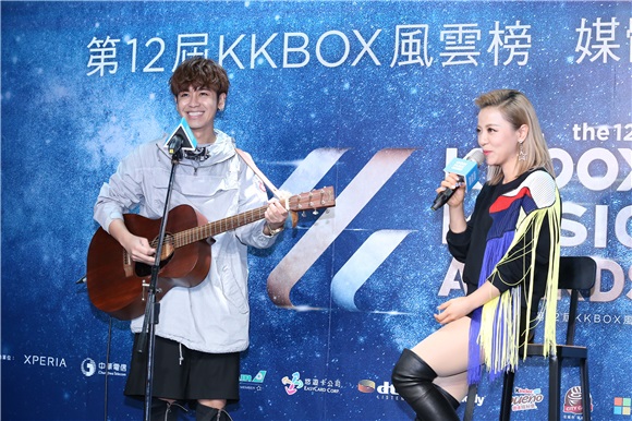 丁当、鼓鼓、黄子佼出席《第12届KKBOX风云榜》发布会