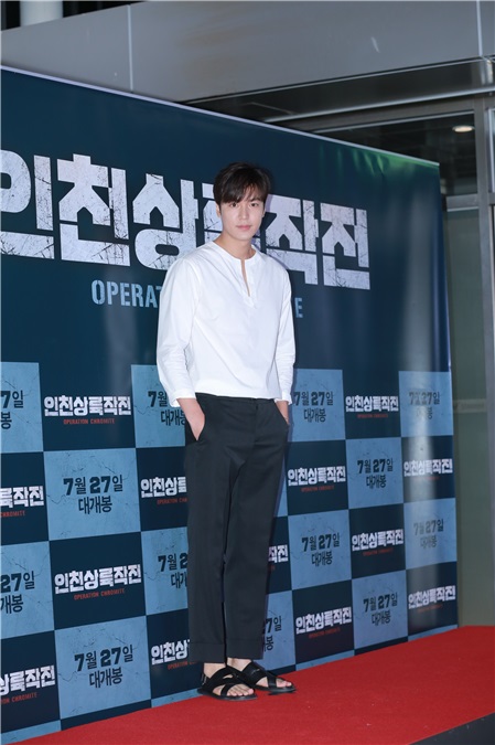 李政宰、李凡秀、郑俊镐、陈世延等出席电影《仁川登陆作战》VIP试映会