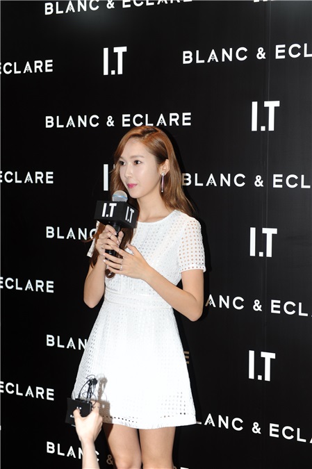 Jessica上海宣传自创品牌Blanc & Eclare 白色网眼连衣短裙青春活泼好甜美