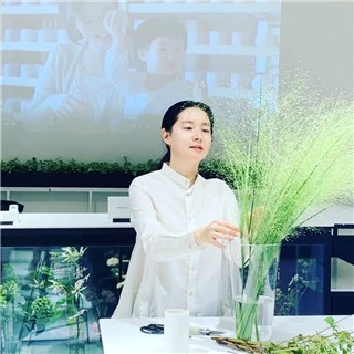 50岁李英爱素颜真实肌肤震撼网友  网友赞爆：氧气般存在