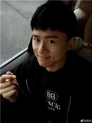张杰录节目晕倒面部受伤 工作室:今后全方面保护张杰