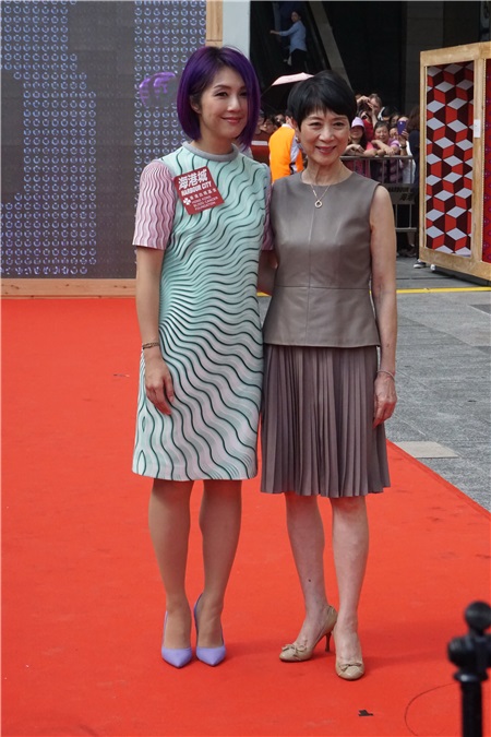 杨千嬅自嘲Hold不住儿子 怕被余文乐取笑积极健身
