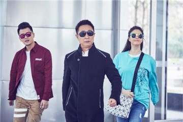 张戈蒋欣林永健墨镜三人帮