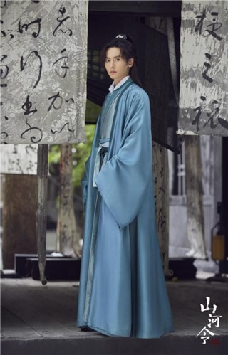 张哲瀚《山河令》开播 双面角色狠强惨