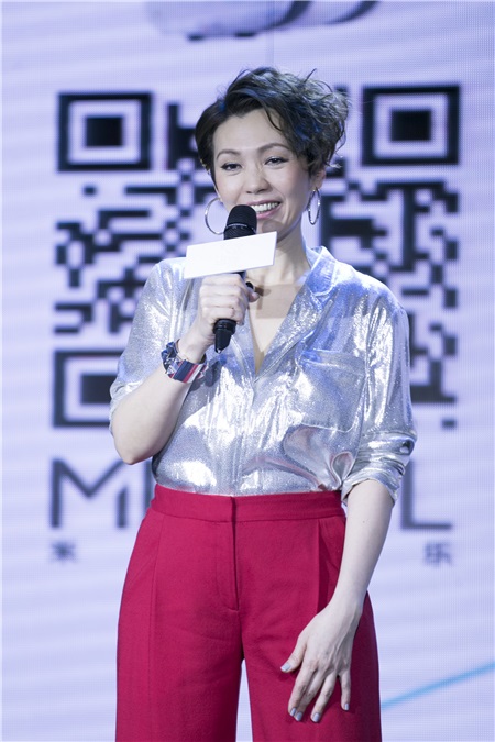 陈洁仪《天堂边缘》发布会首唱新歌 VR版《生命有过你》MV现场曝光