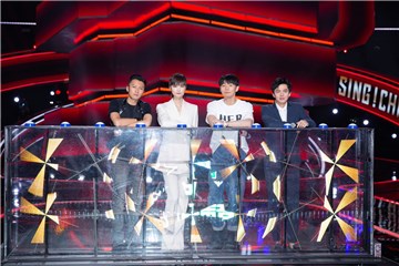 谢霆锋回归《中国好声音》，发布会现场称要用“美食”抢学员