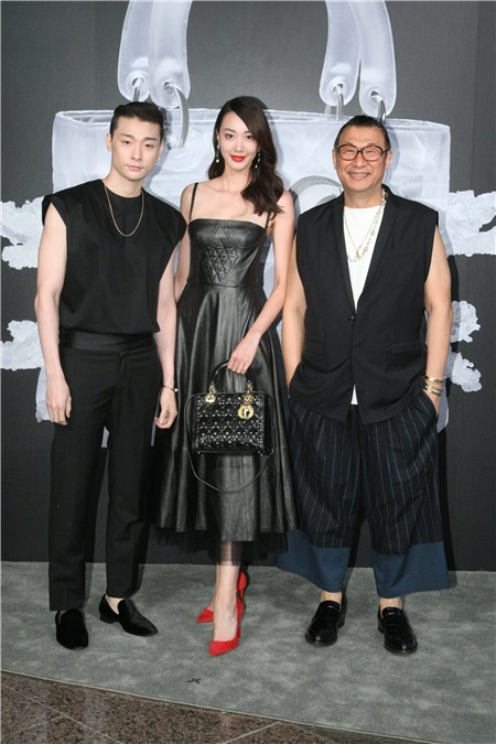 徐熙娣、吴慷仁、锦荣出席艺术展览开幕酒会