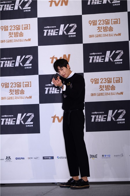 新剧《THE K2》举行制作发布会 允儿、池昌旭等亮相出席