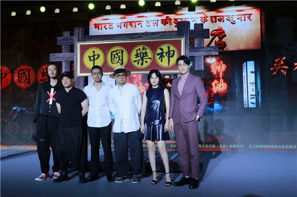 徐峥宁浩时隔三年再度合作 赞叹王传君敬业为戏狂减肥