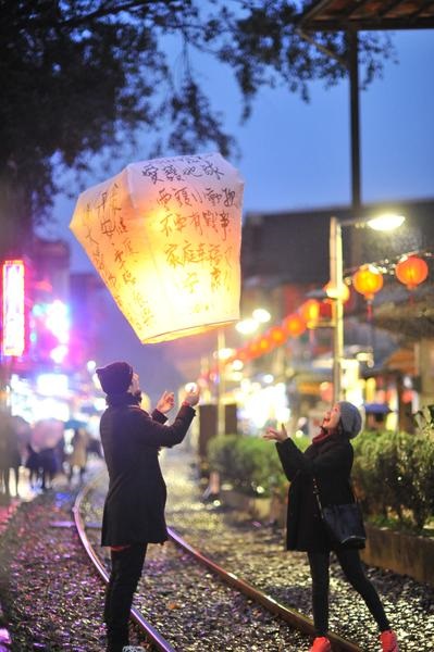 《妈妈是超人》收官之战 贾静雯撇下咘咘董洁玩「失踪」