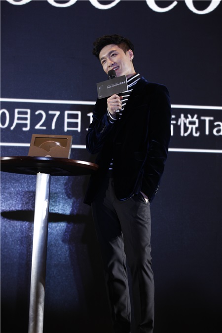 张艺兴发首张个人专辑 喜欢可依靠的女生