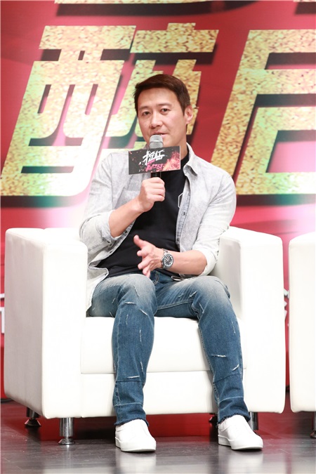 《抢红》抢下本周国产片预售第一 张涵予黎明「大小宝」合体