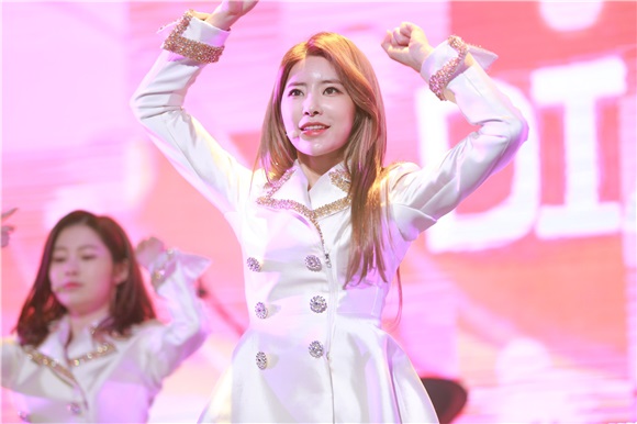 女团DIA举行Fanclub创团式Fanmeeting媒体见面会