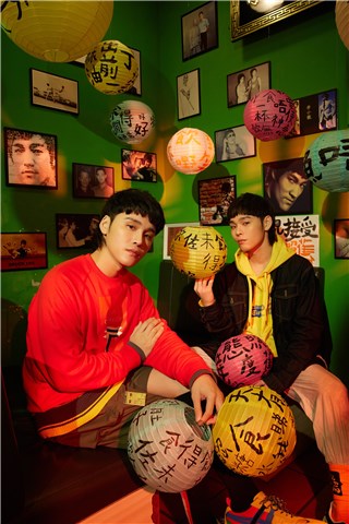 展荣展瑞2021年新单曲〈十分钟的恋爱〉 MV邀请天王、天后级御用导演黄中平执导