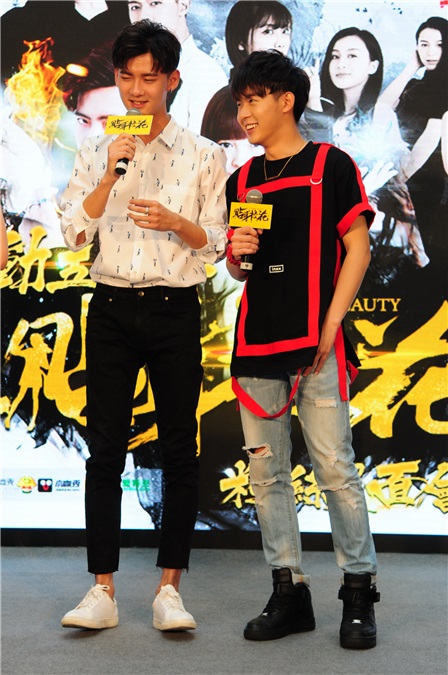 《贴身校花》粉丝见面会 SNH48萌妹子携朱元冰、赵顺然大玩自拍