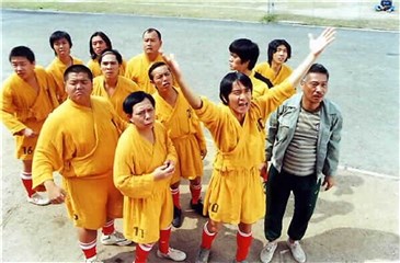 《少林足球》74岁大师兄闻吴孟达病逝苍老现身悼念 ：无法白发人送黑发人