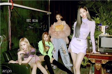 aespa出道曲《Black Mamba》连续三周登上QQ音乐韩国榜第一