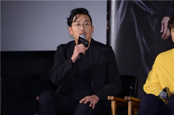 河正宇、车太贤等出席《与神同行》治作发布会