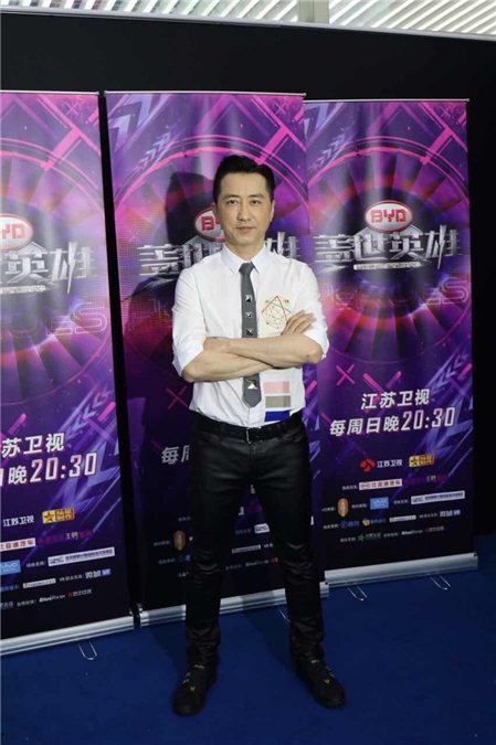 凤凰传奇喊话王力宏:让他唱一句最炫民族风!