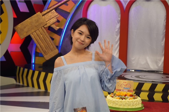 〈Yes 香港现场〉TVB综艺《千奇百趣》新一季开播 多两位美女主持人开心