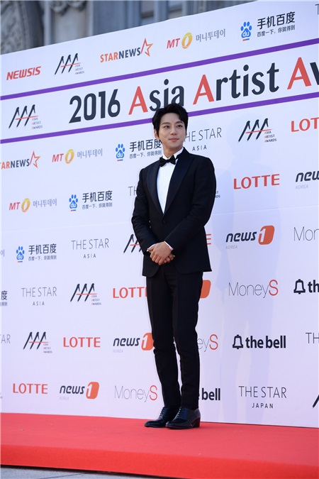 韩国盛典AAA超豪华阵容 EXO防弹朴宝剑允儿全到场