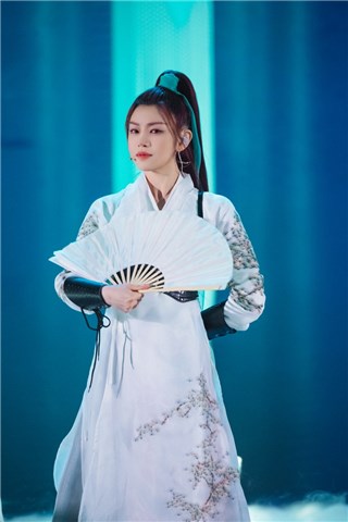 《姐姐2》舞蹈小白陈妍希化身能力者 《红颜旧》公演舞台飒爽来袭