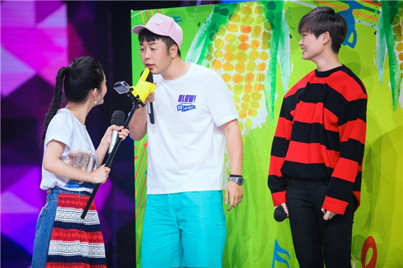 李宇春TFBOYS偶像集结 青春呆萌运动力惊人