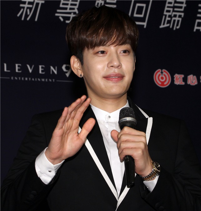 韩星SE7EN崔东旭来台发片