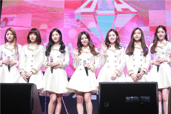 女团DIA举行Fanclub创团式Fanmeeting媒体见面会