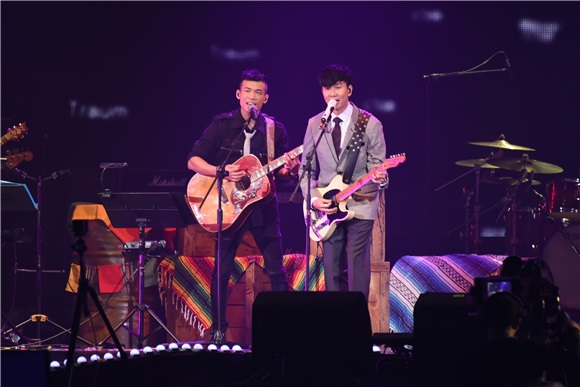 台北小巨蛋第12届KKBOX风云榜 五月天、林俊杰、容祖儿、田馥甄、玖一一、韦礼安等登台献唱