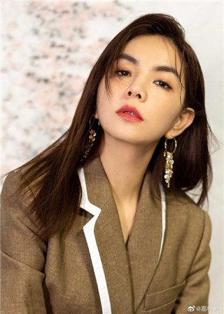 Ella凌晨深情为老公庆生   大秀歌喉表白老公显甜蜜