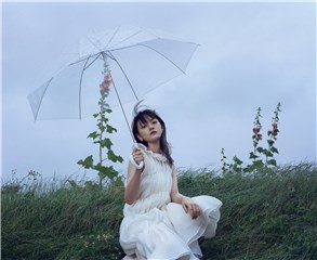 文淇青空滤镜美图出炉！夏日电影氛围感十足