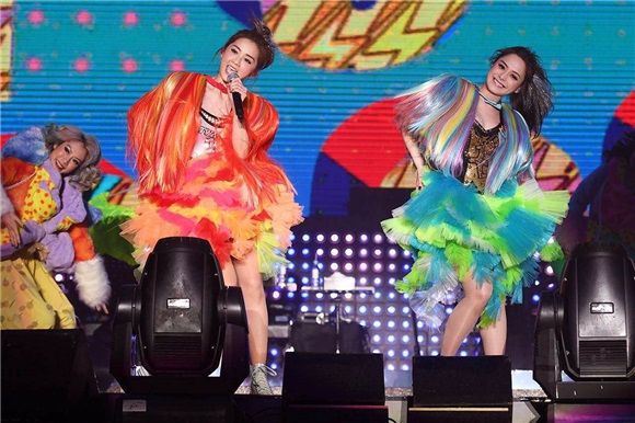 Twins LOL 世界巡演澳门站收官来袭 新歌旧曲回忆15年青春