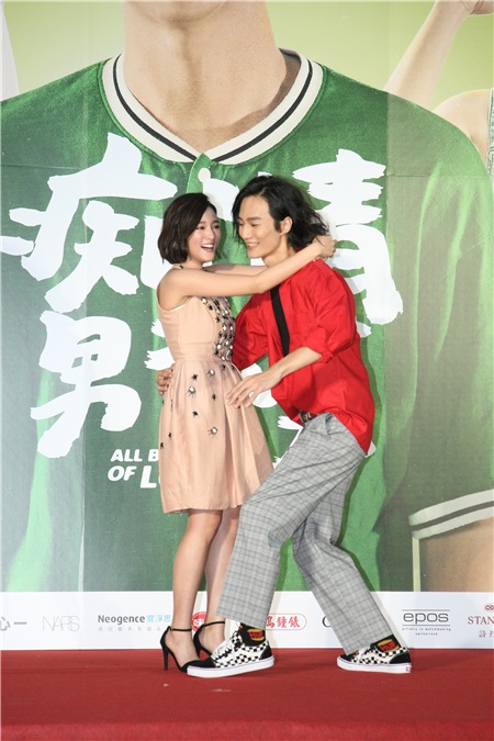 《痴情男子汉*天降爱情》首映