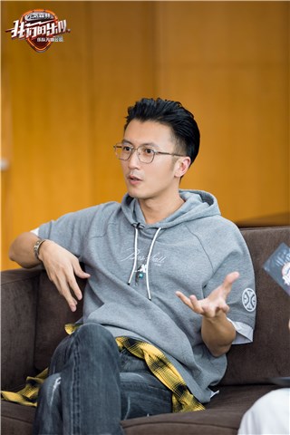 《我们的乐队》谢霆锋王俊凯萧敬腾神模仿“塞班”，特训会凝团魂