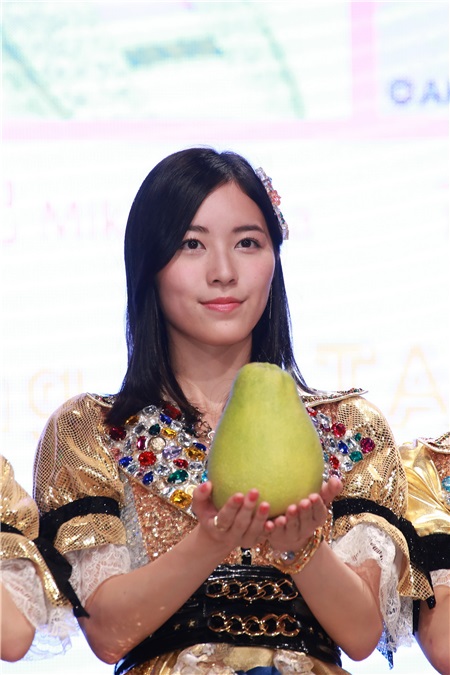 SKE48成员松井珠理奈、矢方美纪、古畑奈和媒体见面会