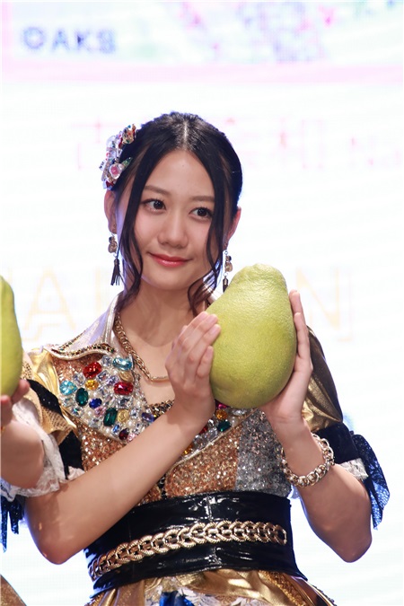 SKE48成员松井珠理奈、矢方美纪、古畑奈和媒体见面会
