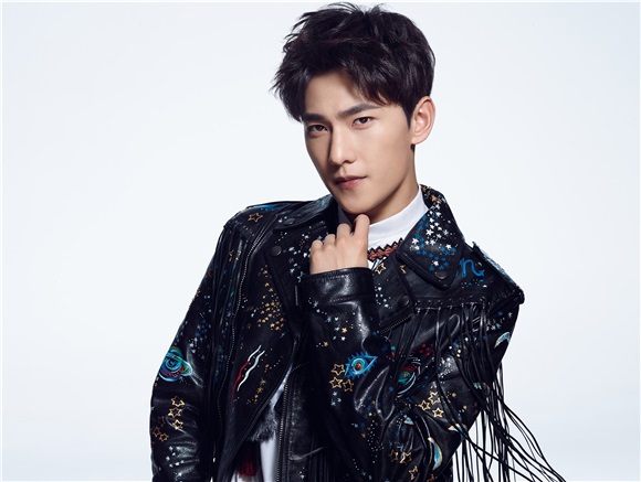 杨洋新单曲烫心发布 变身摇滚爵士疯爱不高冷