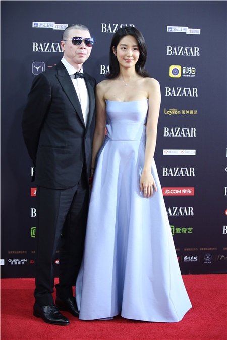 2017芭莎明星慈善夜在京盛大举行 数百位明星共用盛宴